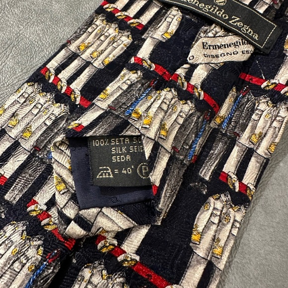 Neiman Marcus exclusive Ermenegildo Zegna 100% silk tie made in Italy. - Picture 6 of 6